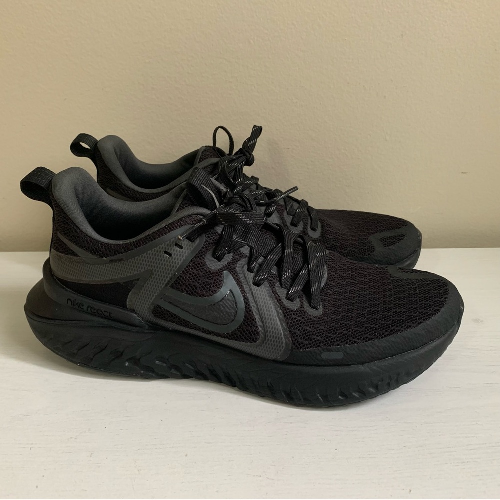Nike Legend React 2 Black Women’s Size 6.5 Running Shoes AT1369-002